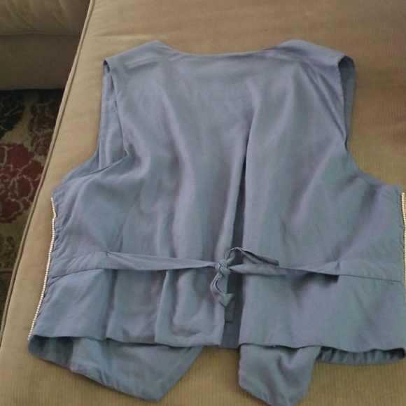Vest - Picture 2 of 5